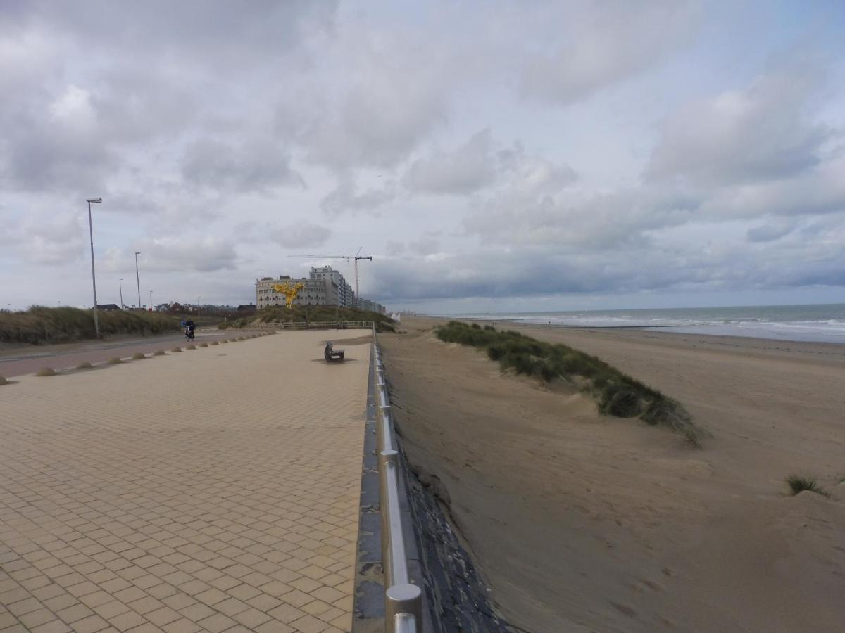 Studio On The Beach With Sea View Middelkerke Luaran gambar
