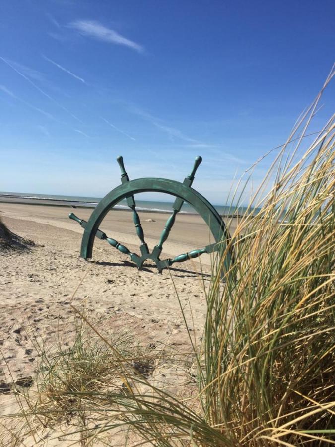 Studio On The Beach With Sea View Middelkerke Luaran gambar