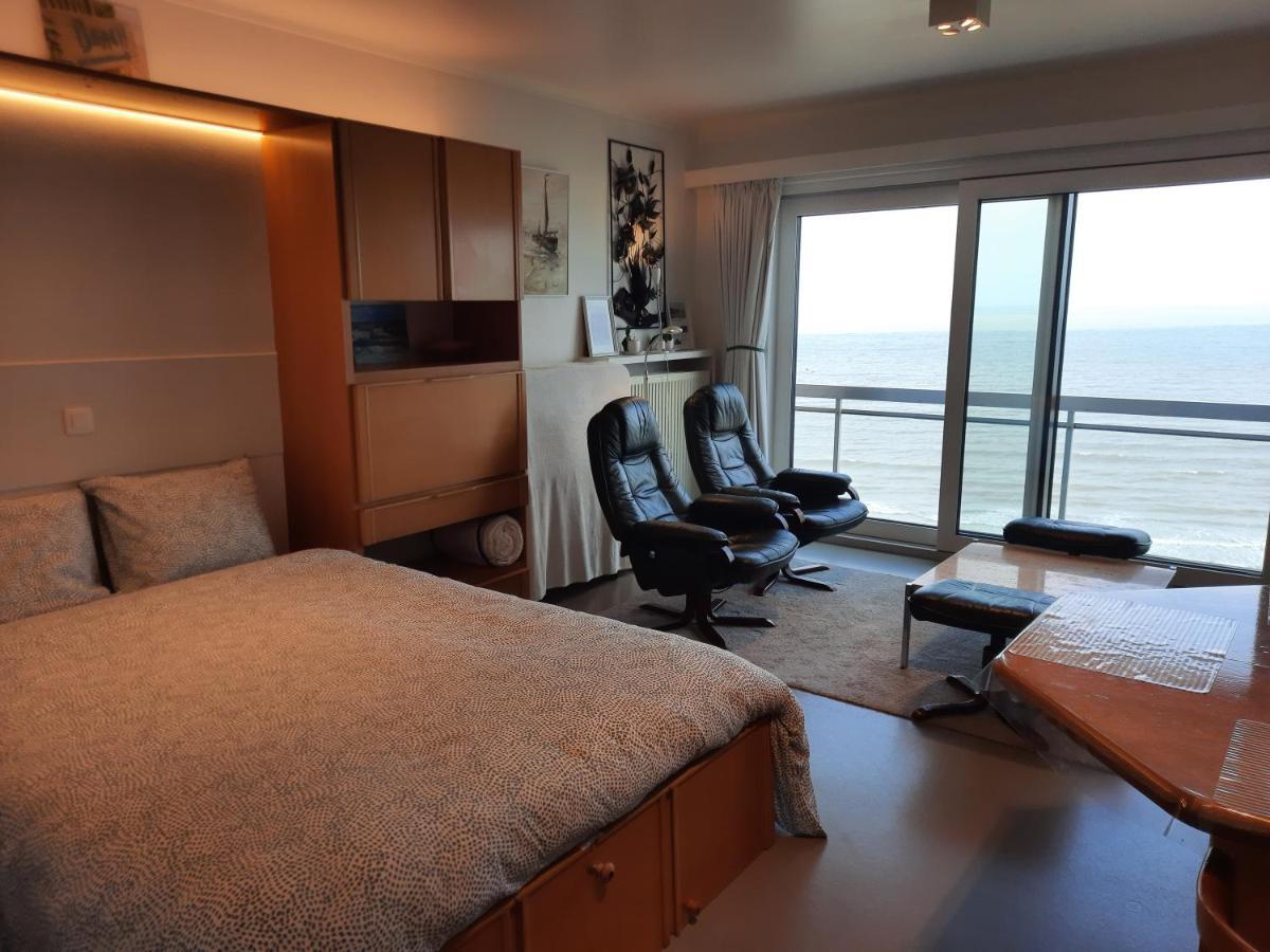 Studio On The Beach With Sea View Middelkerke Luaran gambar