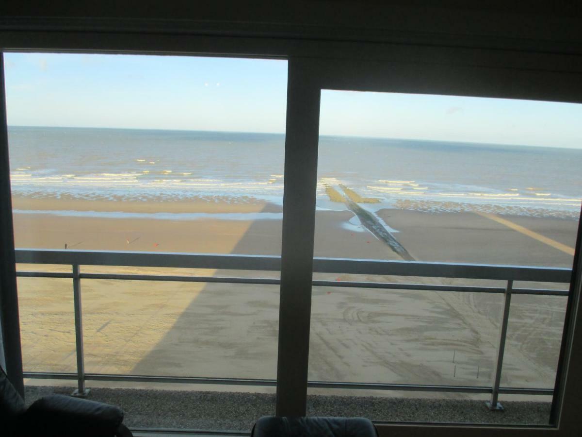 Studio On The Beach With Sea View Middelkerke Luaran gambar