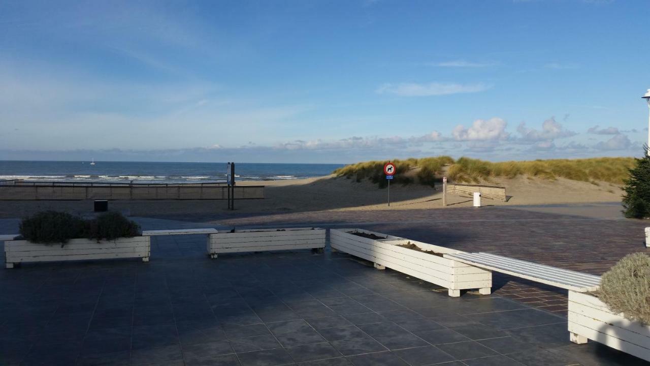 Studio On The Beach With Sea View Middelkerke Luaran gambar